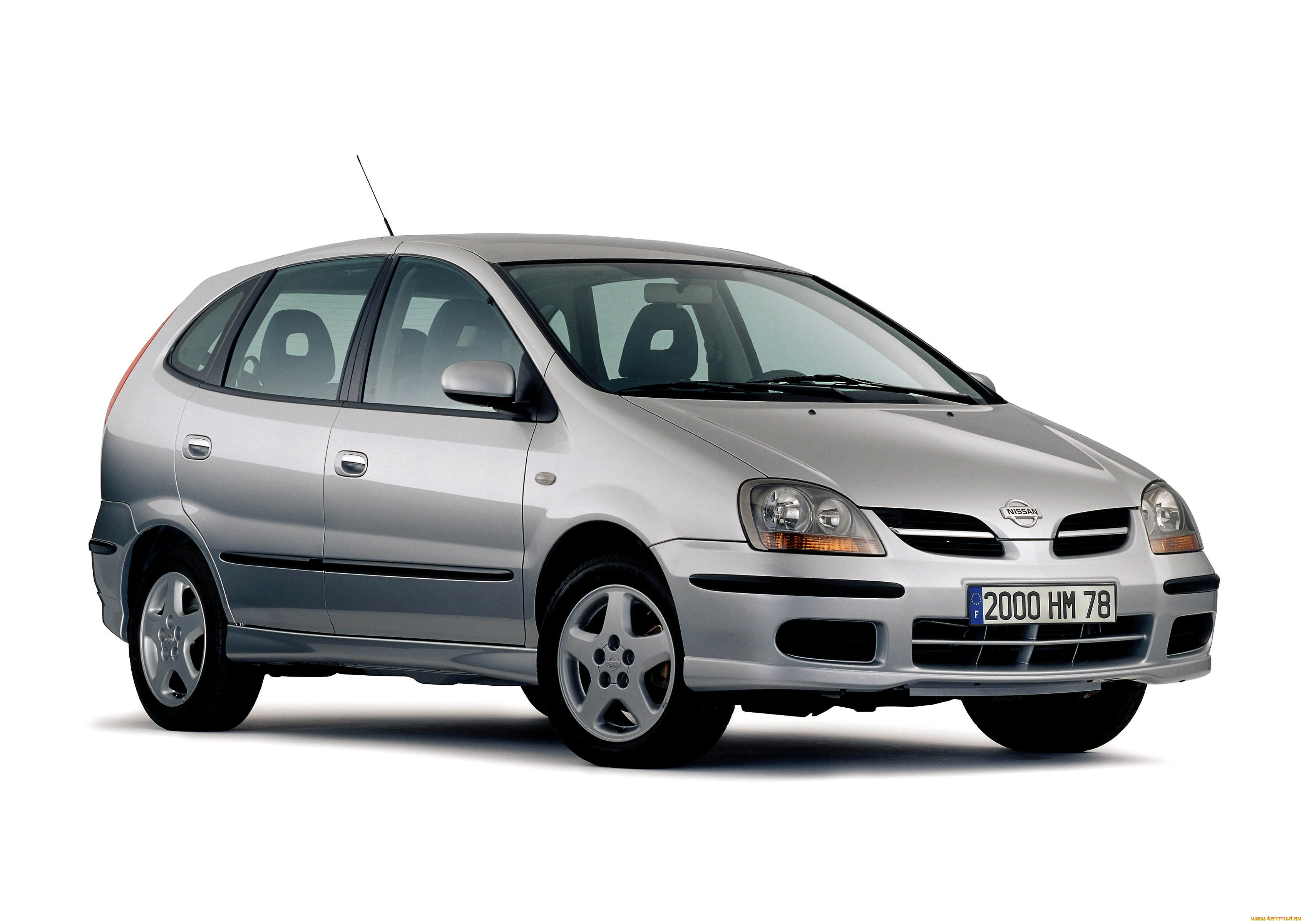 Ниссан альмера тино. Ниссан Альмера Тино 2000. Nissan Almera Tino (v10). Nissan Almera Tino 2006. Ниссан Альмера Тино 2001.